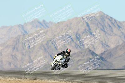 media/Dec-01-2025-Moto Forza (Mon) [[2daa91e15f]]/3-Beginner Group/Session 4 Turn 9/